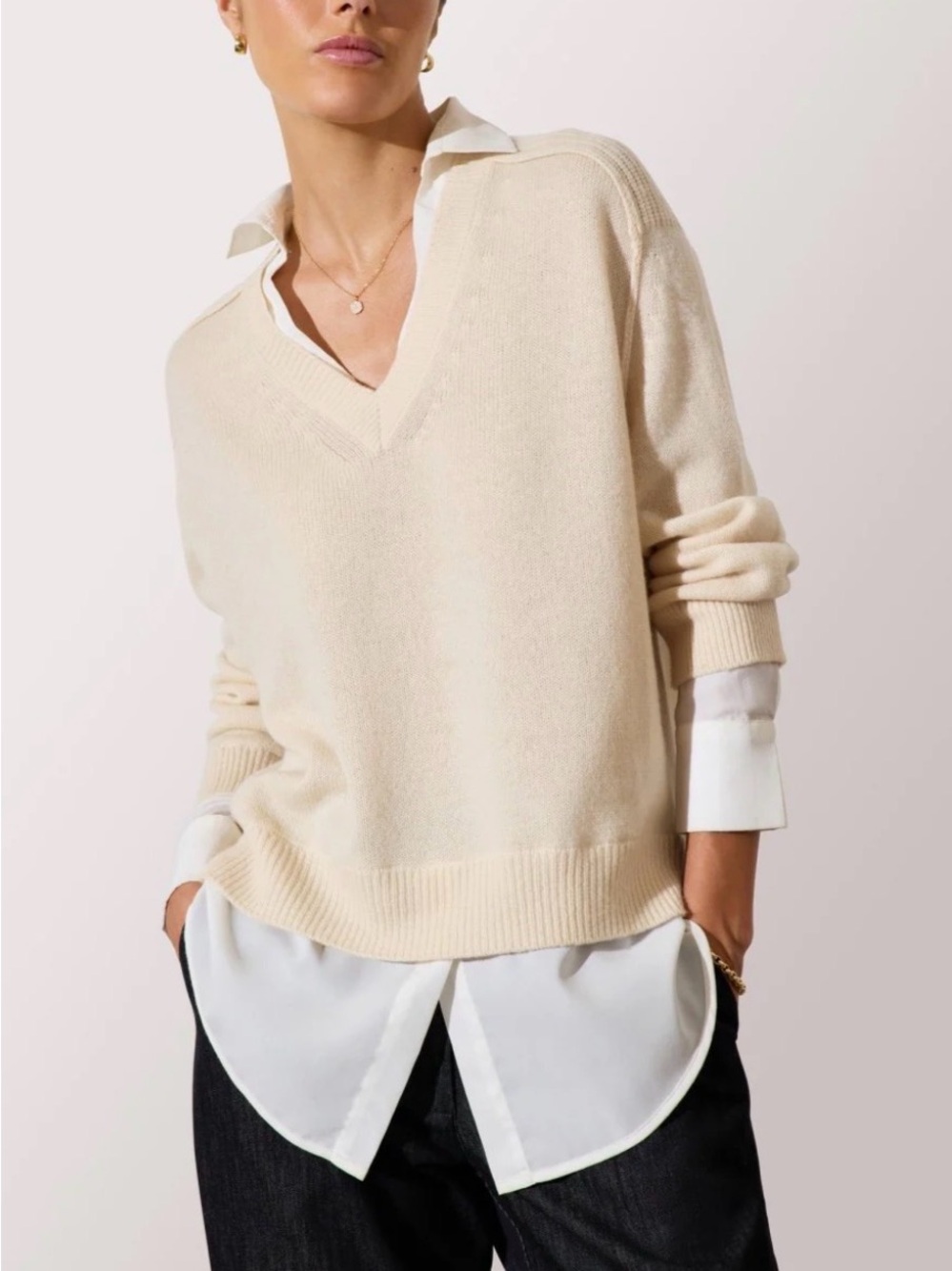 Brochu Walker The Looker V-Neck Women's Sweater - Classic Pullover Almond Small